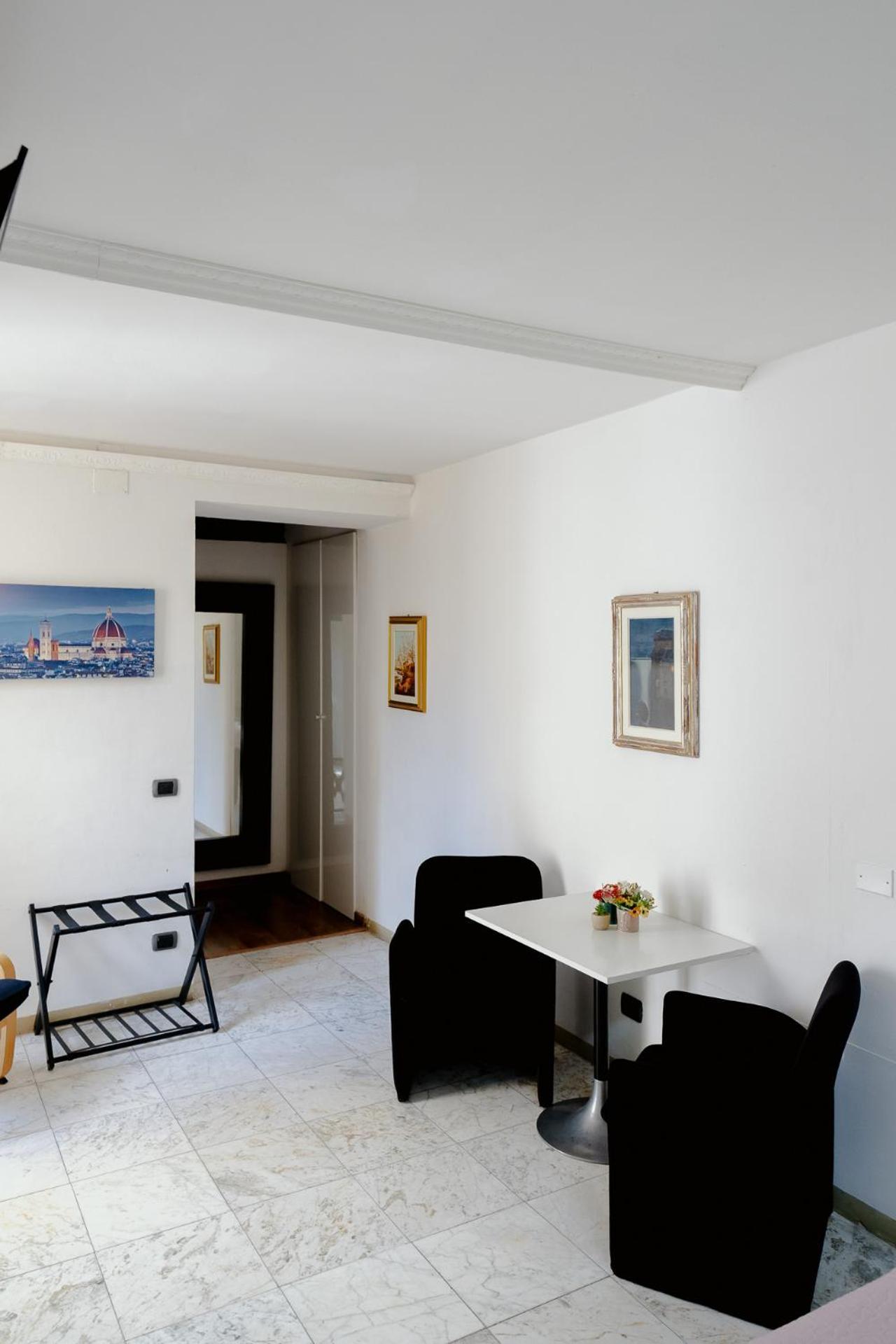11 Duomo - Monolocale Caratteristico Apartment Флоренция Екстериор снимка